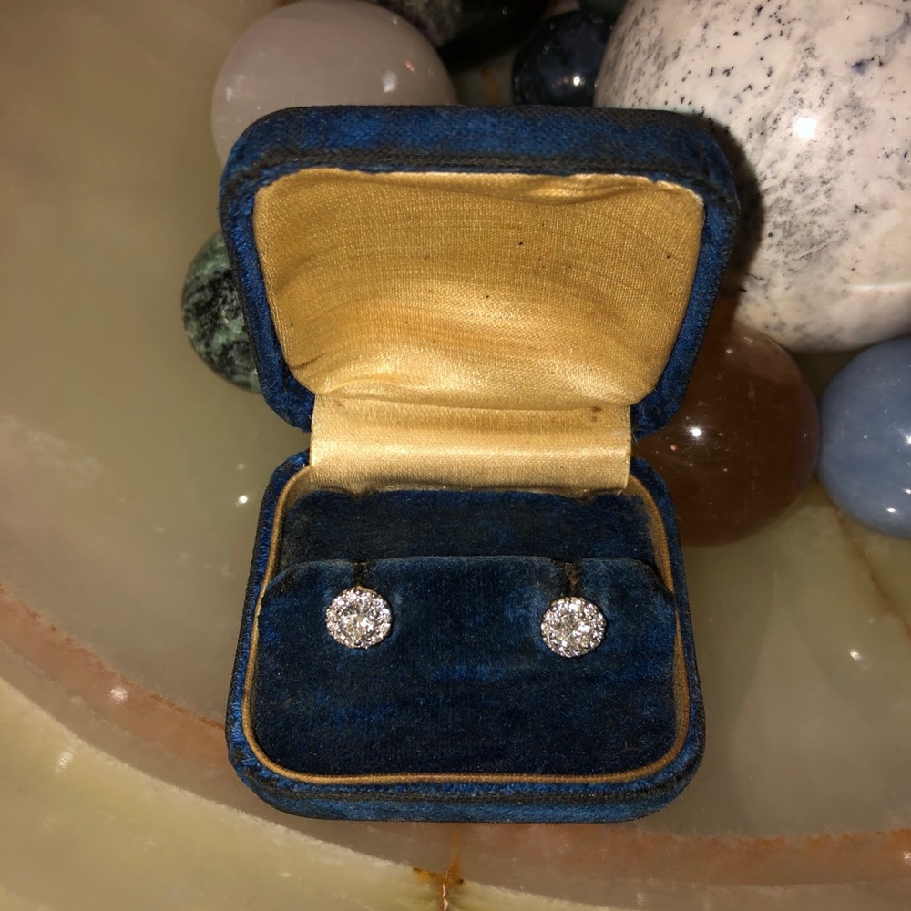 SOLD! 1cttw Diamond 14K Gold Vintage Stud Earrings - Picture 4 of 11